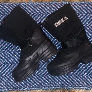 Women’s snowmobiling boots